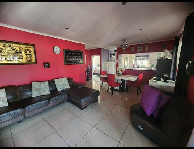 2 BEDROOM HOUSE FOR SALE IN SEA VIEW